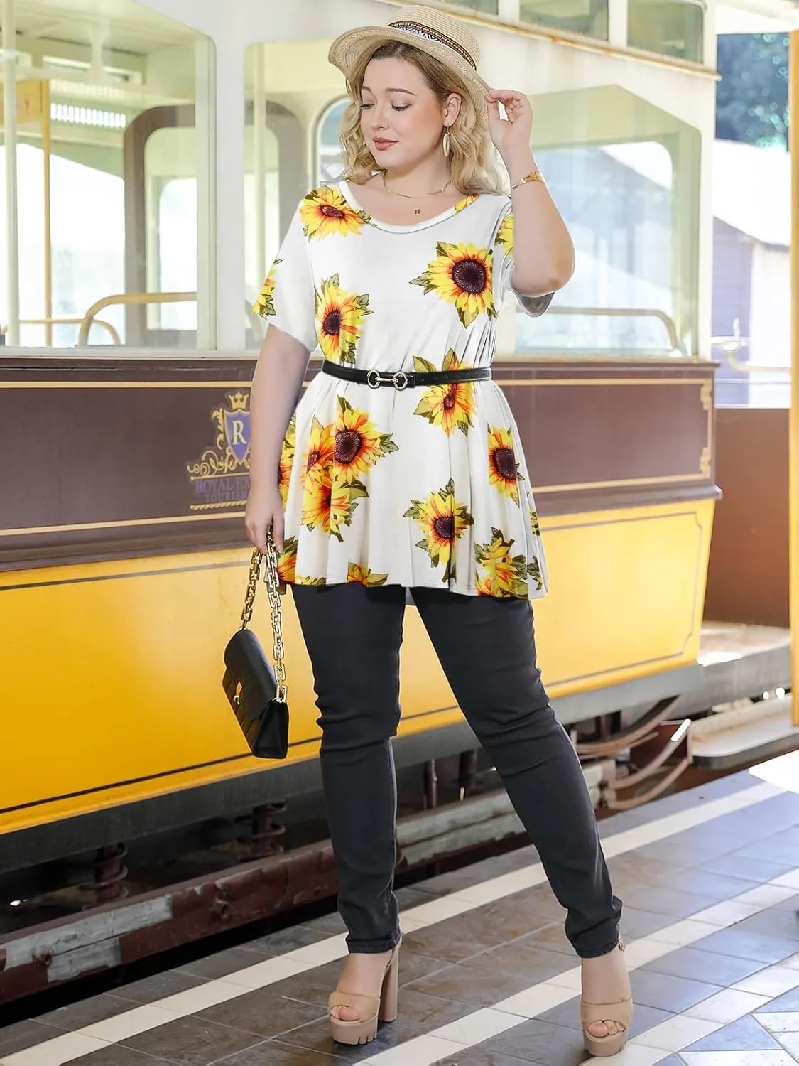 LARACE Casual Tops for Womens Summer Clothes Loose Fit Short Sleeve Shirts Flowy V Neck Tunic Plus Size Blouse